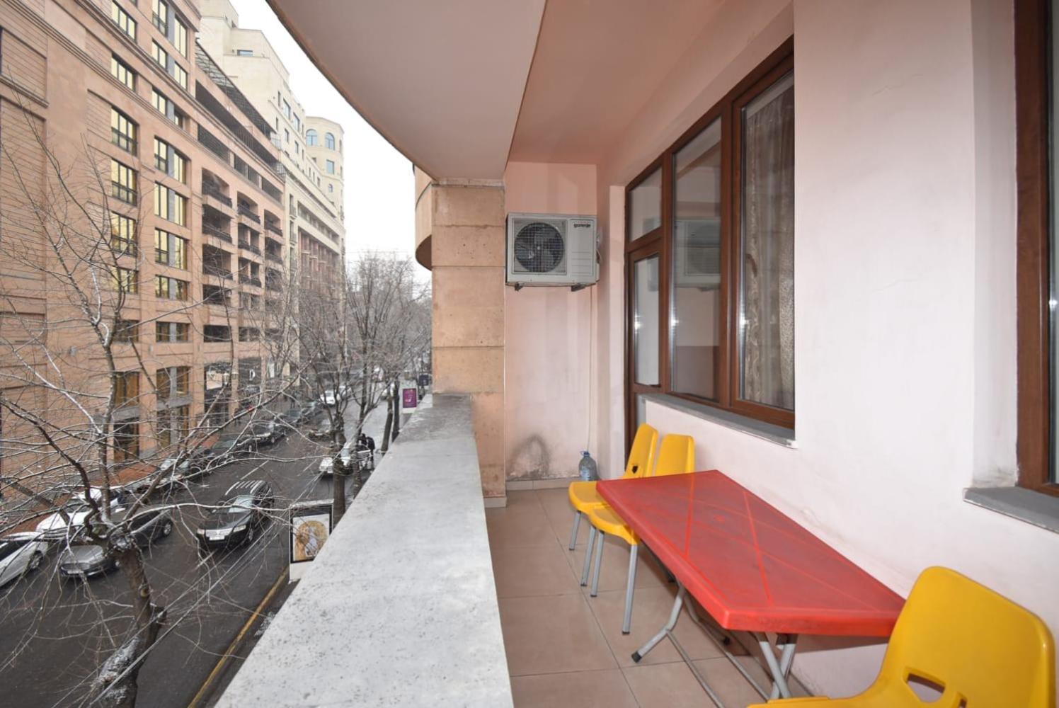 Armenak Apartment In Aram Str يريفان المظهر الخارجي الصورة